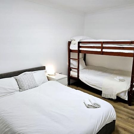 Wonderful Apartment In Wembley Londres Extérieur photo